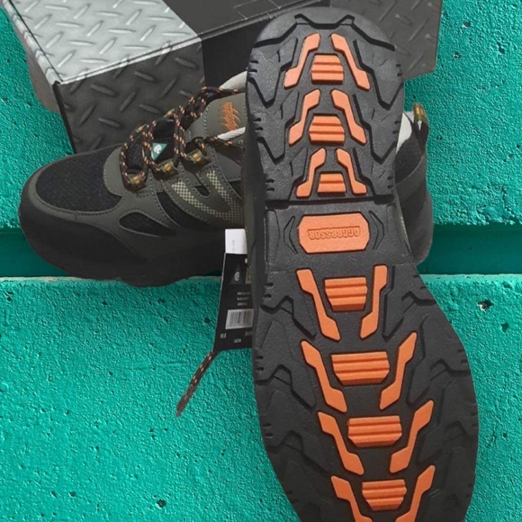 Brand new Aggressor safety steel toe shoes. Size 10.5. Color black/olive green. - Picture 4 of 11